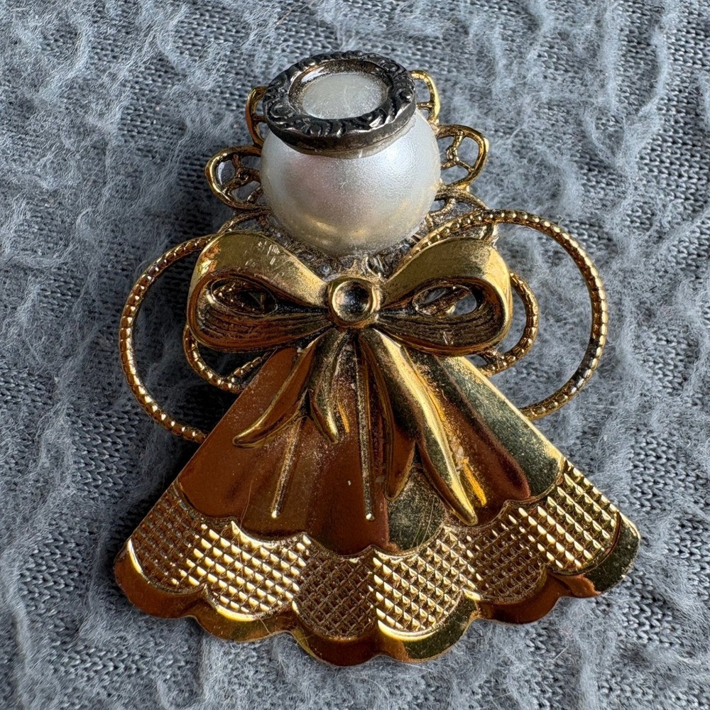 Vintage Gold Tone Angel Brooch Faux Pearl Head Halo Holiday Pin 1.25 Inch